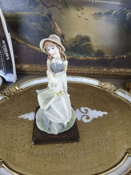 Фарфоровая статуэтка «Девушка с коляской» Giuseppe Armani. Florence, Capodimonte Италия