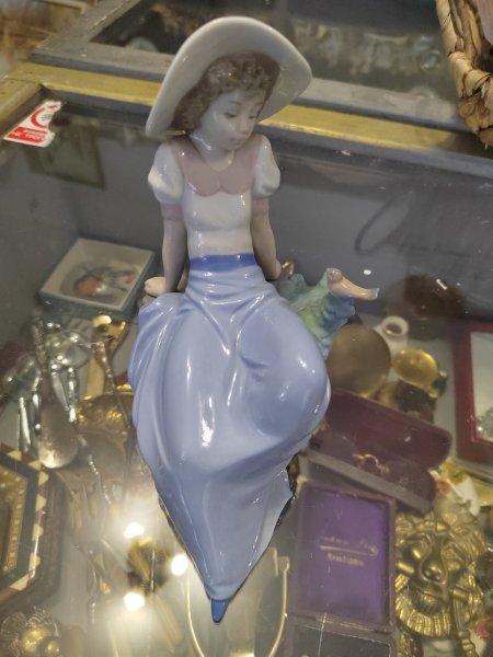 Винтажная Статуэтка Девочка с Птичкой Lladro