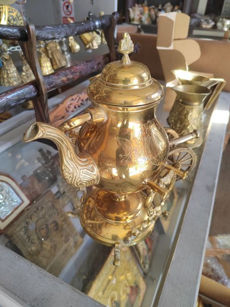 Старинная Красивая Больотка Чайник на подставке
