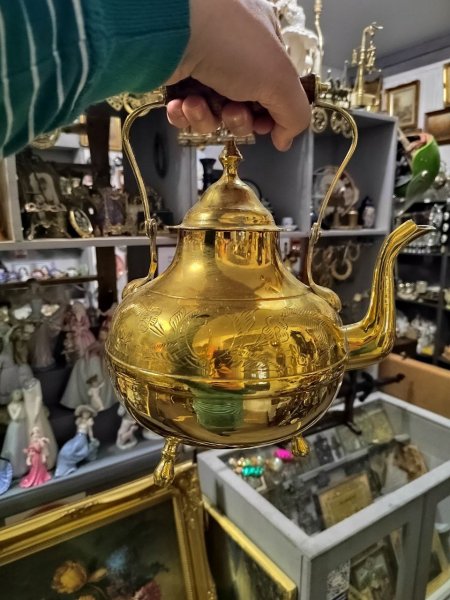 Винтажный Большой Блестящий Чайник на ножках