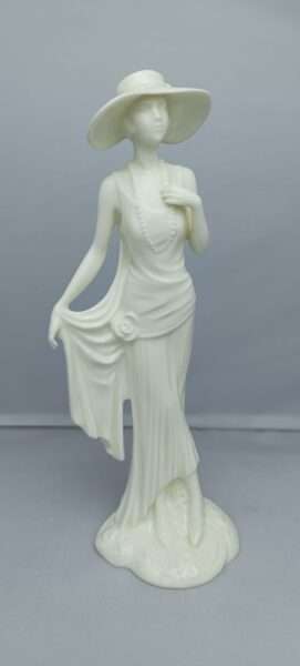 Винтажная статуэтка "Diana" из серии "Коллекция мод 1920 годов" Royal Worcester, Англия 1991