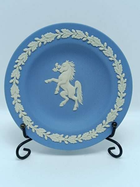 Винтажное блюдце. Бисквитный фарфор. Wedgwood. Англия вторая половина XX века.