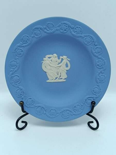 Винтажное блюдце, бисквитный фарфор. Wedgwood, Англия вторая половина XX века