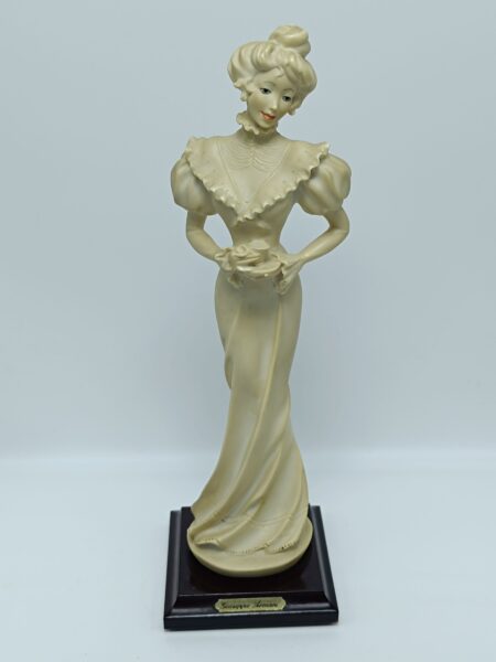 Винтажная статуэтка "Дама" Giuseppe Armani. Florence. Capodimonte Италия