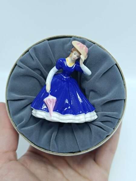 Статуэтка миниатюра Девушка "Mary" "Pretty Ladies". ROYAL DOULTON Англия