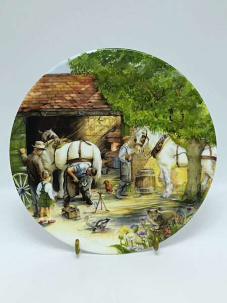 Декоративная винтажная тарелка "Кузнец". Фарфор, деколь. Royal Doulton, Великобритания, 1990 год