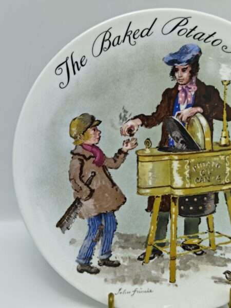 Декоративная тарелка "Продавец картошки". Джон Финни. Фарфор, деколь. Wedgwood, Англия