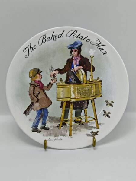 Декоративная тарелка "Продавец картошки". Джон Финни. Фарфор, деколь. Wedgwood, Англия