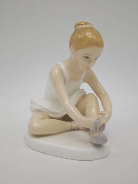 Винтажная статуэтка "Пуанты" Фарфор, роспись, ручная работа. Royal Doulton, Великобритания 1993 год