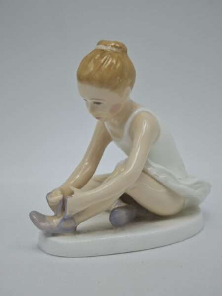 Винтажная статуэтка "Пуанты" Фарфор, роспись, ручная работа. Royal Doulton, Великобритания 1993 год