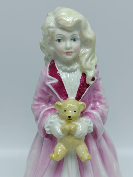 Статуэтка винтажная Девочка с мишкой "Frith". Фарфор. Royal Doulton, Англия 1986