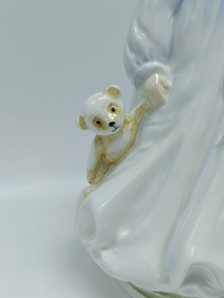 Статуэтка винтажная Девочка с мишкой "Надежда". Фарфор. Royal Doulton, Англия 1984