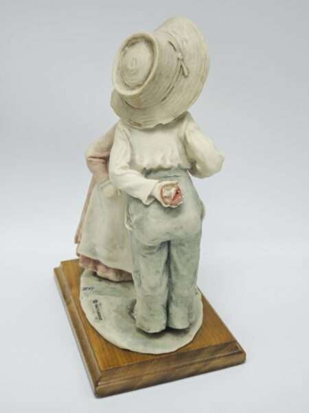 Винтажная статуэтка "Поцелуй" Giuseppe Armani Capodimonte Италия 1982 год. БИТАЯ