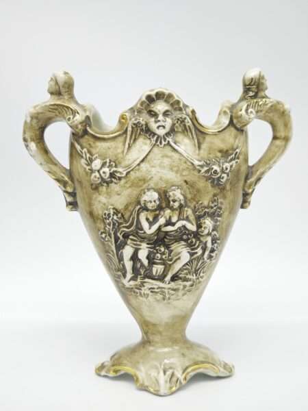 Старинная фарфоровая ваза Capodimonte Италия 1980 года. Ручная работа, позолота.