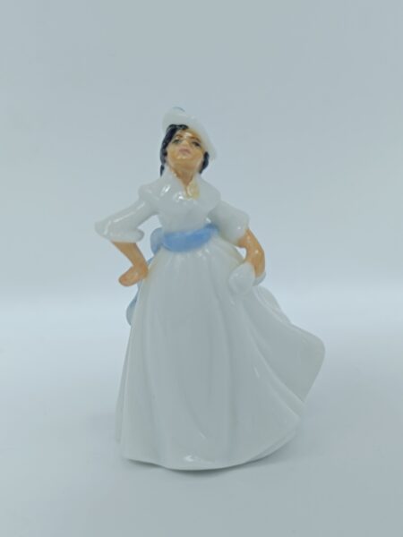 Статуэтка миниатюра Девушка "Маргарет" "Pretty Ladies". ROYAL DOULTON Англия