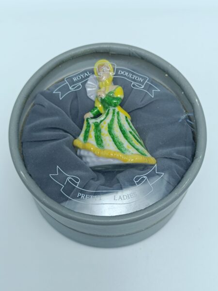 Статуэтка миниатюра Девушка "Элизабет" "Pretty Ladies". ROYAL DOULTON Англия