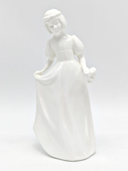 Статуэтка винтажная Девушка с цветами. Фарфор. Royal Doulton, Англия 1990