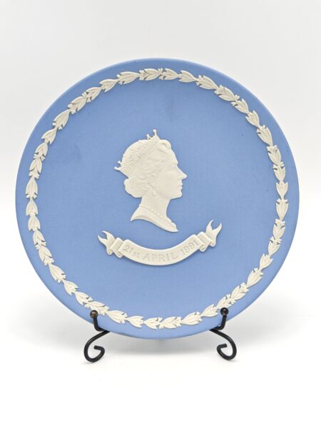Декоративная тарелка "Елизавета II".Бисквит, Wedgwood, Великобритания 1991