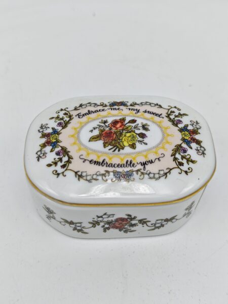 Шкатулка музыкальная "Обними меня, моя милая". Фарфор Franklin Mint, США 1983 год