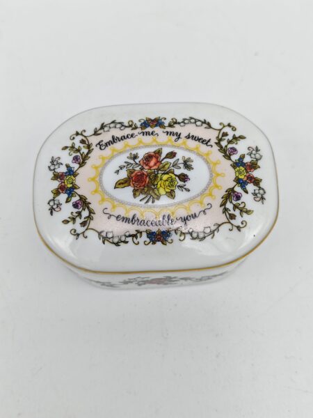 Шкатулка музыкальная "Обними меня, моя милая". Фарфор Franklin Mint, США 1983 год