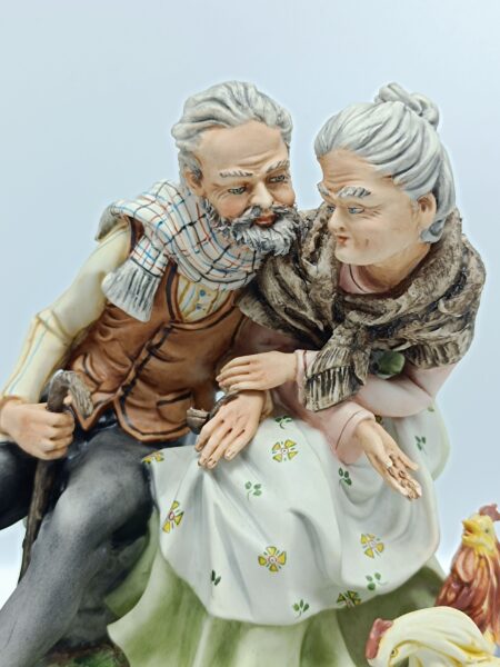 Статуэтка "Дедушка и бабушка". Каподимонте. Capodimonte. Ручная роспись, бисквитный фарфор, золочение, Италия 1970 гг.
