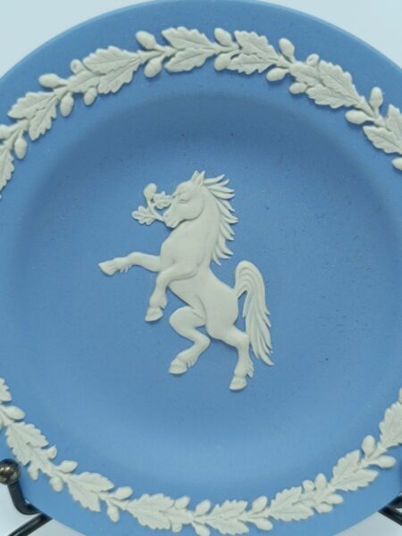 Винтажное блюдце. Бисквитный фарфор. Wedgwood. Англия вторая половина XX века.