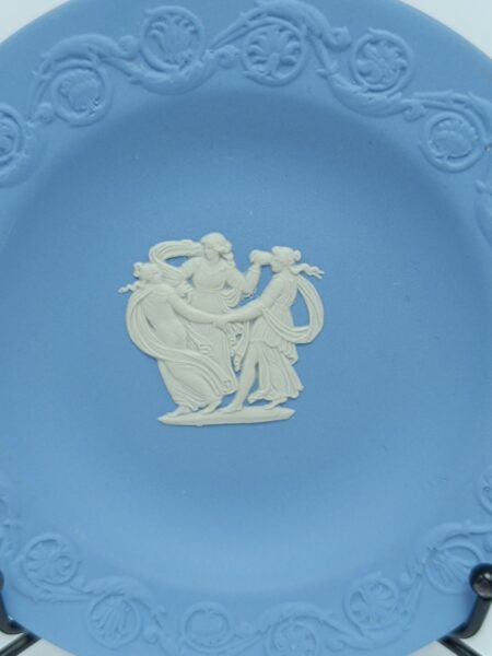 Винтажное блюдце, бисквитный фарфор. Wedgwood, Англия вторая половина XX века