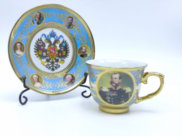 Винтажная фарфоровая чашка с блюдцем с позолотой, "Императорская Россия" с изображением российских императоров , изображение Александра II
